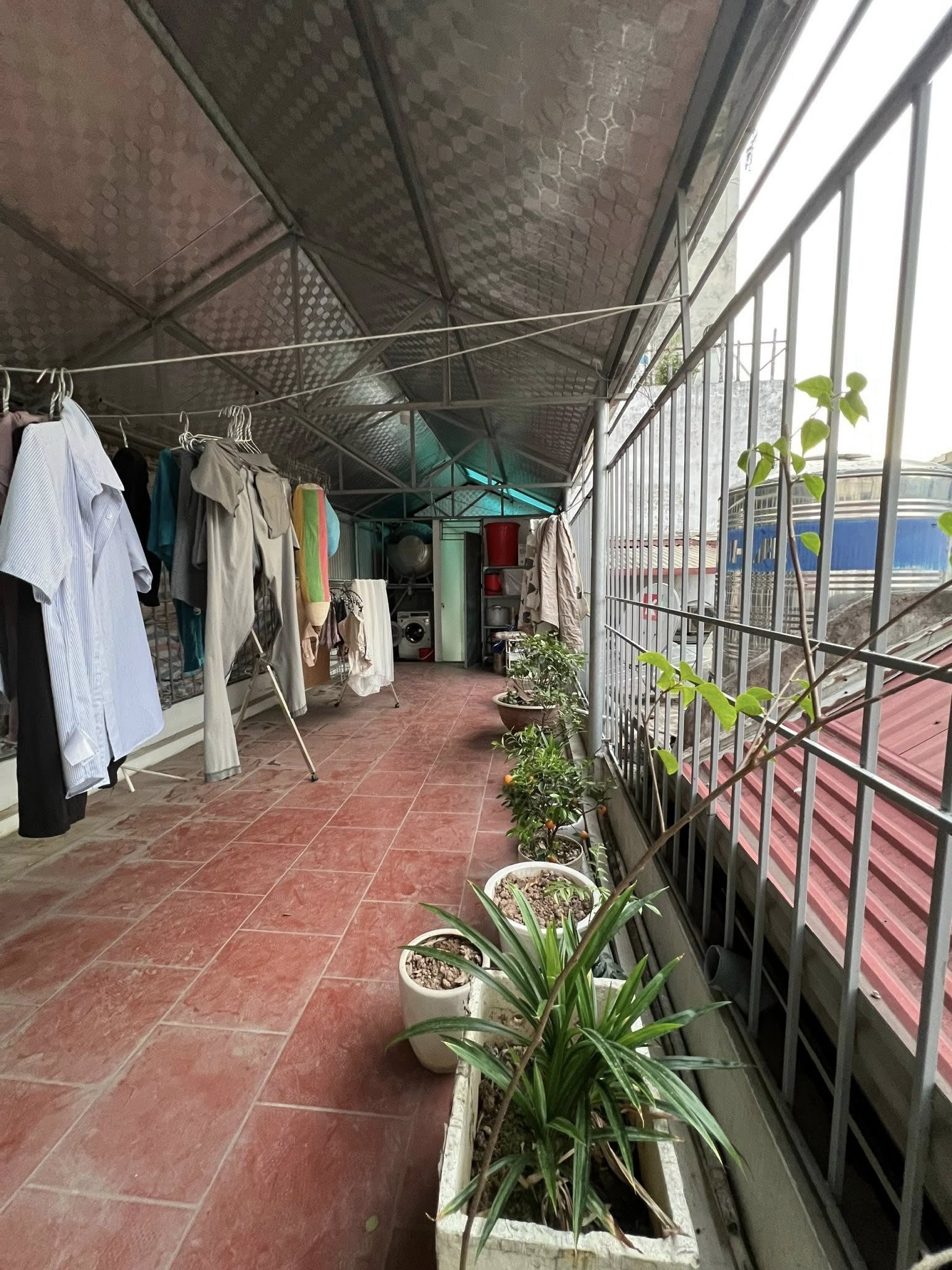 Cho thuê nhà Phố Trường Chinh, 3 tầng x 45m2, 2 ngủ, 3 vệ sinh, Full đồ vào ở ngay - Ảnh 3